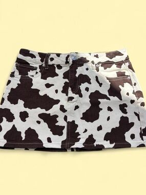 NWT cow print adorable mini skirt denim material med